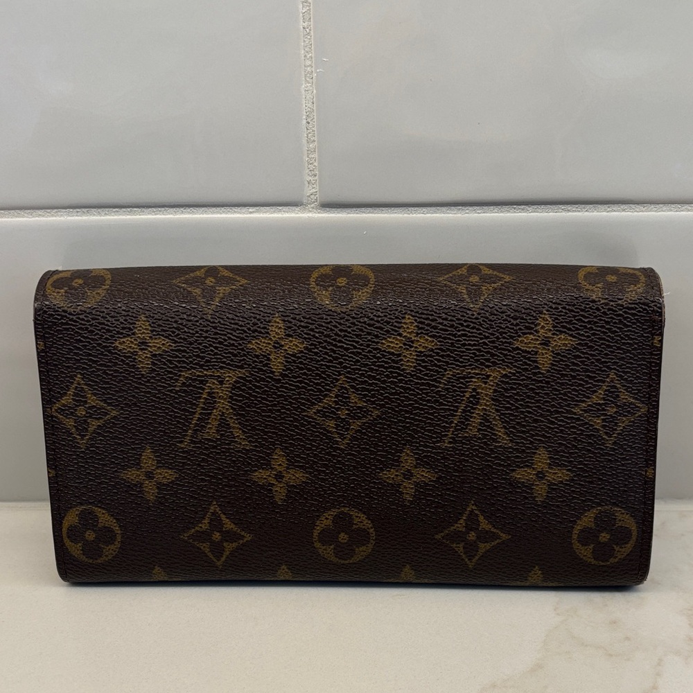 Authentic Louis Vuitton Classic Brown Monogram Wallet - Picture 3 of 8